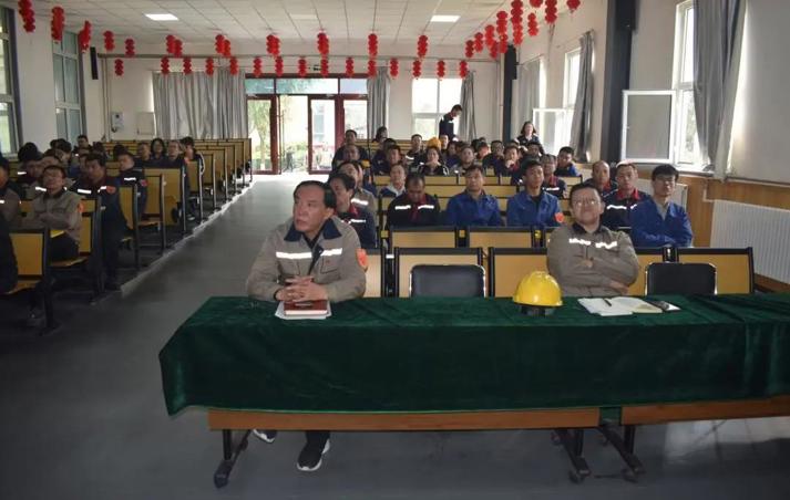 深入学习贯彻党的二十届三中全会精神，以党建引领推进企业转型升级